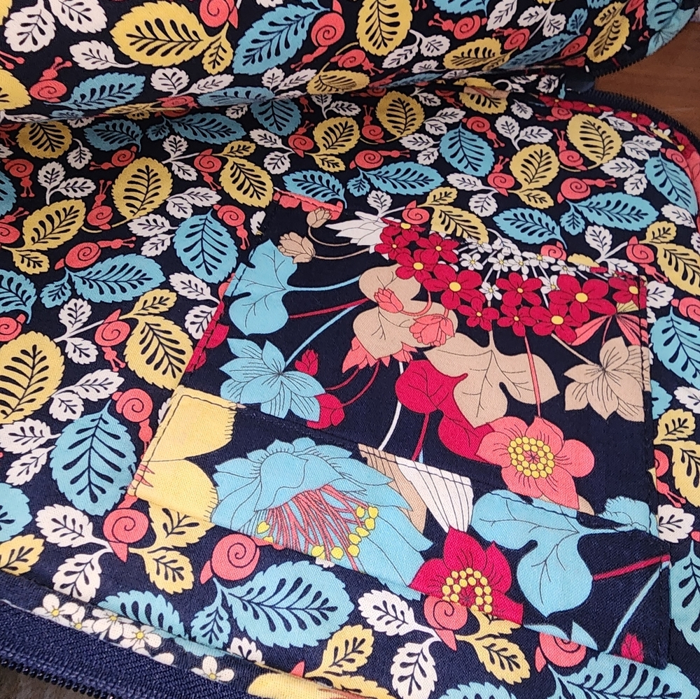 Vera Bradley Laptop Bag - Picture 5 of 6